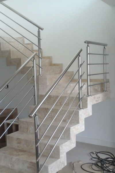 guarda-corpo torre de inox
botão de inox
travessas